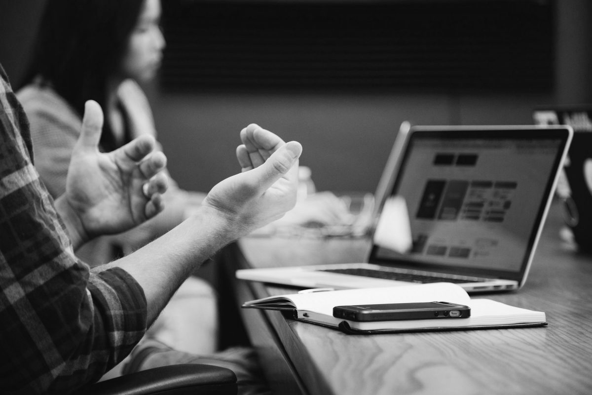 Yıllık izin hakkı konusunda ofis çalışma masası